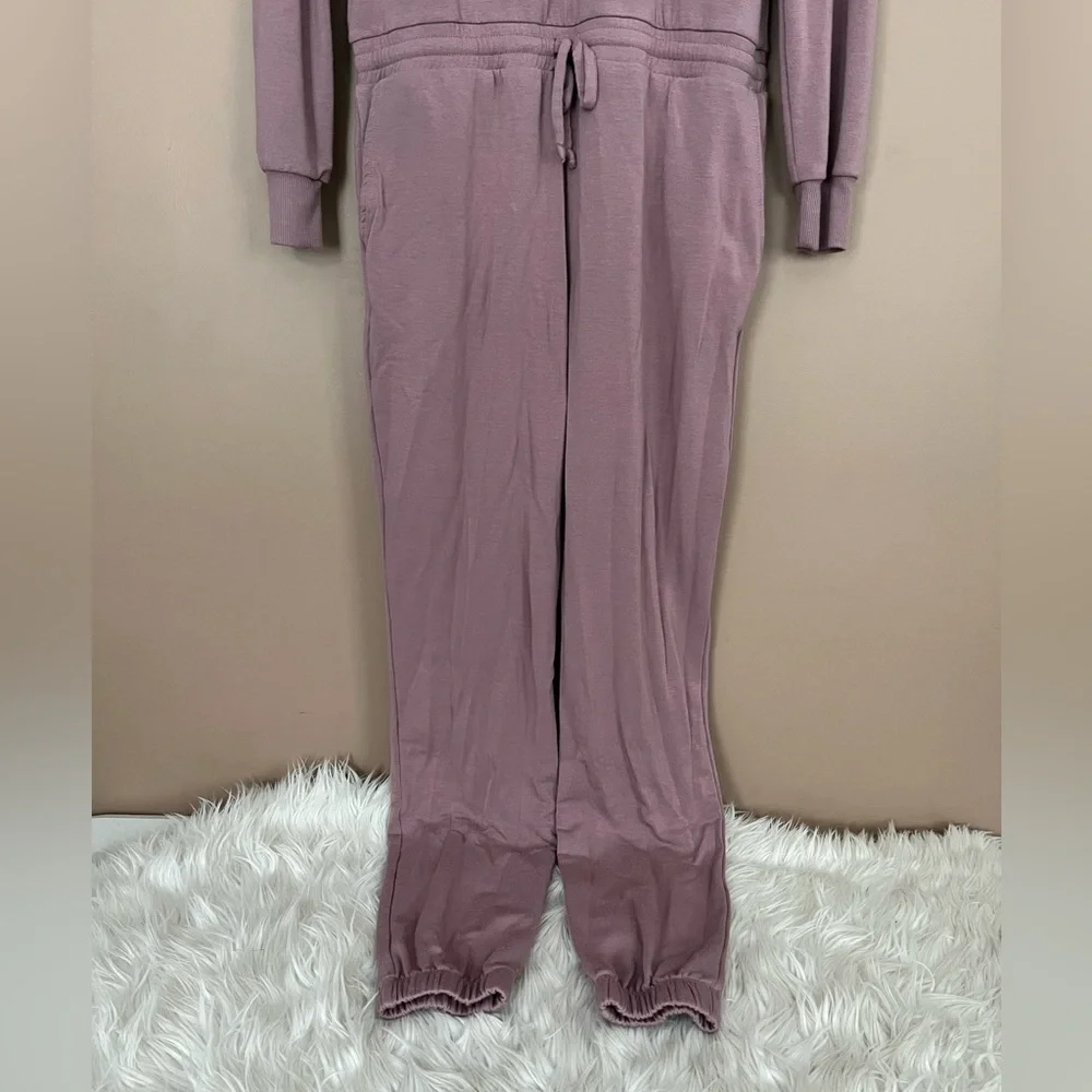 {Beyond Yoga} Ski Weekend Jumpsuit with Long Sleeves in Mauve - Womens Medium